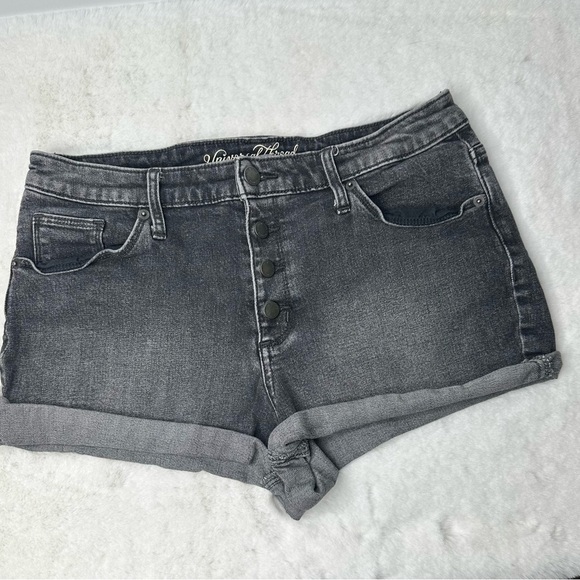 Universal Threads Washed Black Denim Shorts Size 10/30 - Picture 1 of 3